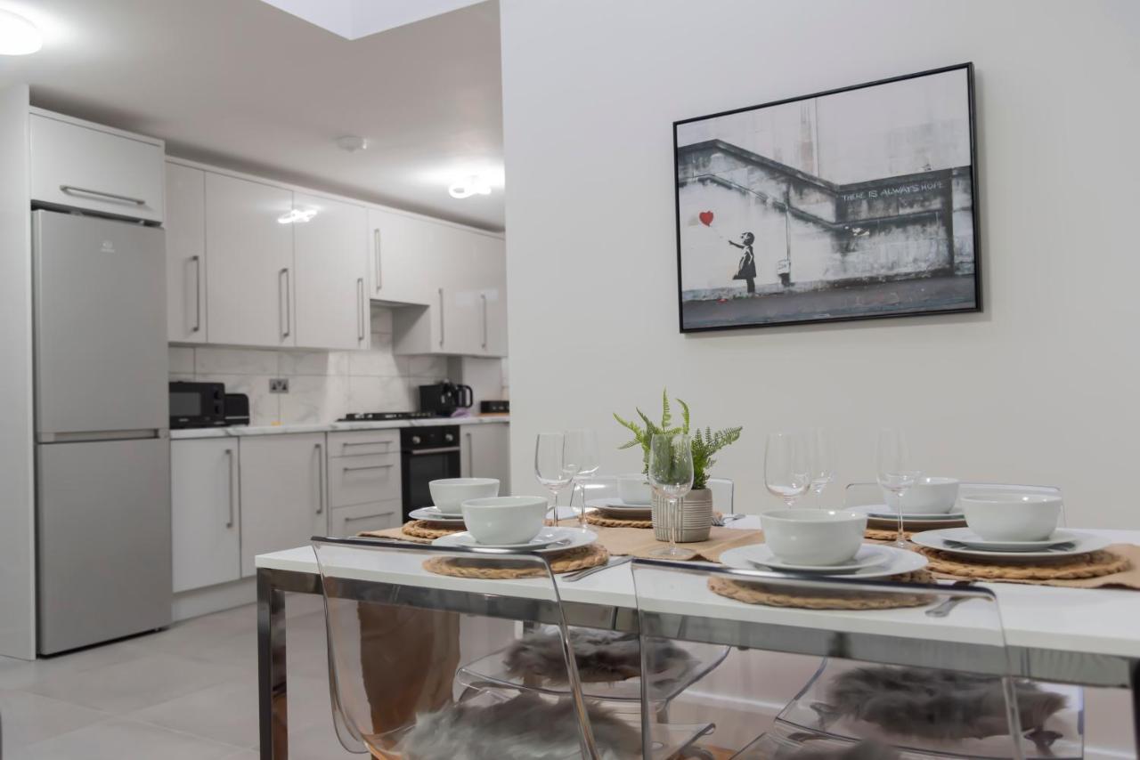 Extended I Contractors I Free Parking Apartment London